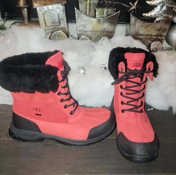 Ugg Butte cuffable boots. Unisex
